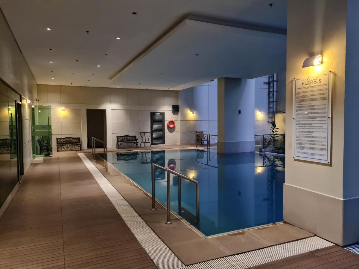 Huge Condo Unit Near Burgos Circle, St Lukes, Shangri-La - P Hamptons T1 Makati City Kültér fotó